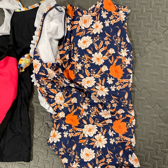 One piece bathing- really original - Picture 5 of 7